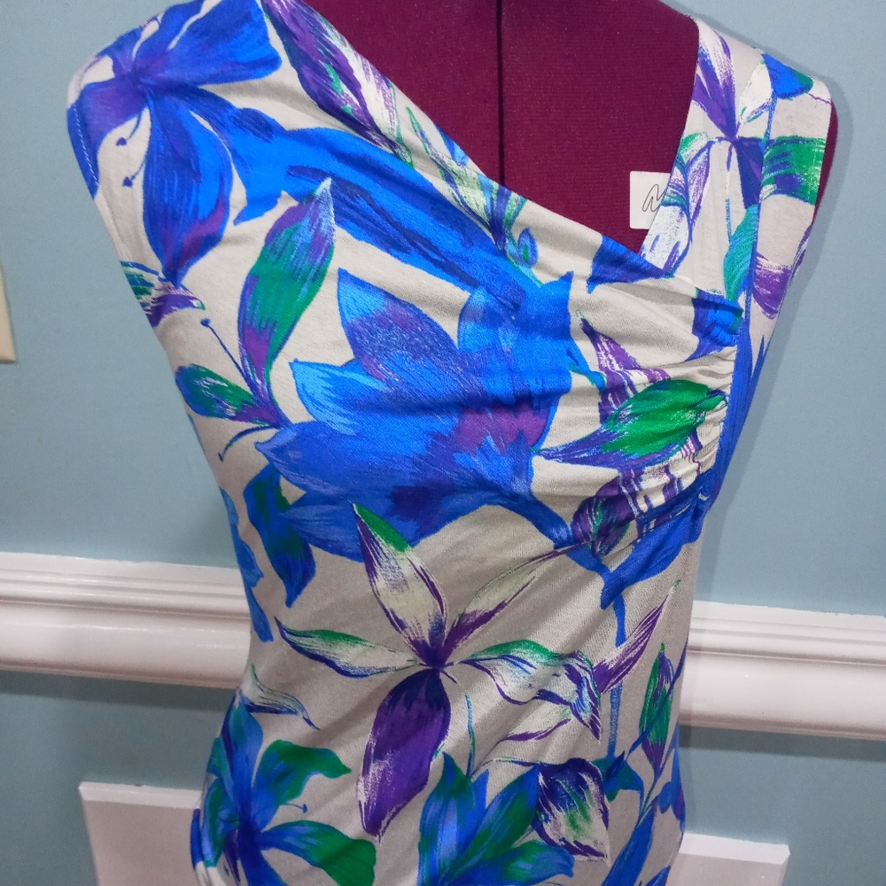 Floral Sleeveless blouse Brand new With Tags